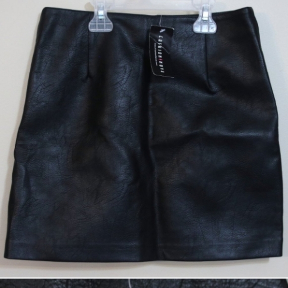 🔥🔥 FASHION NOVA FAUX LEATHER STUDDED & EMBROIDERED MINI SKIRT 🔥🔥 - Picture 2 of 4